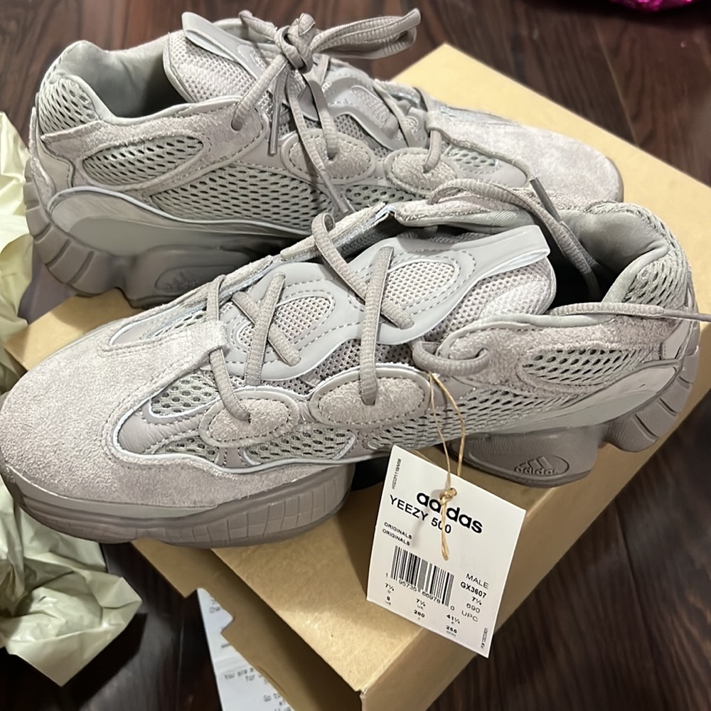 Yeezy 500 Ash Grey FW21 Release Brand New